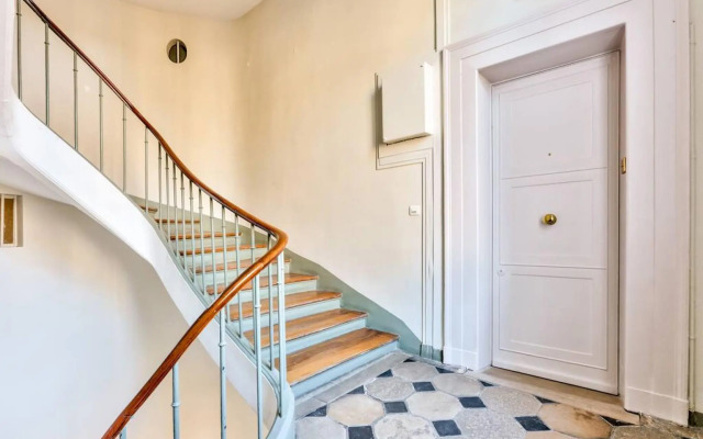 B 357  - VUE IMPRENABLE - Palais Royal