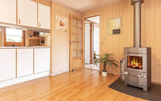 6 Person Holiday Home in Dannemare