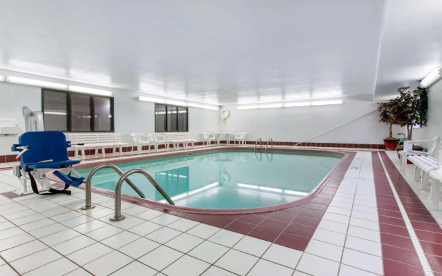 Chamberlain Days Inn Oacoma