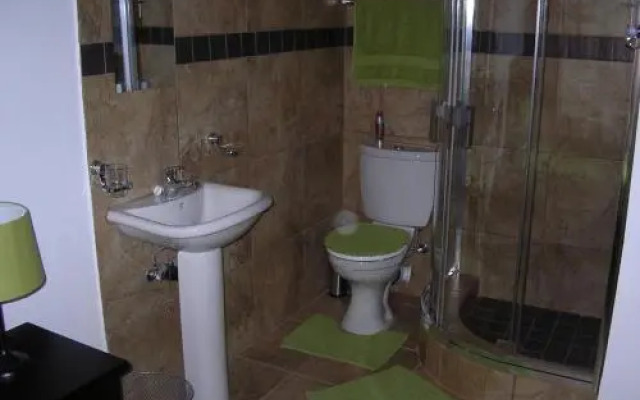 Mall Guesthouse