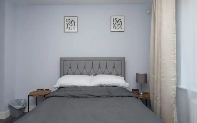Stylish Elegant New Flat 5 Min from Crossrail