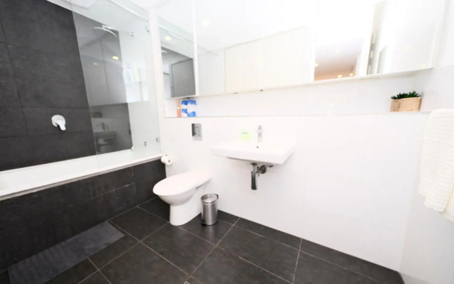 Superb 1 bed apartment in Syd CBD Darling Harbour
