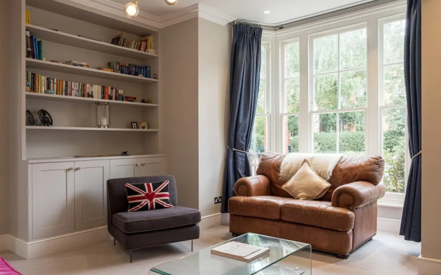 Wimbledon Crescent Escape