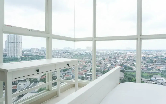 Graceful 1BR Ciputra International Apartment