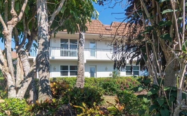 Seabreeze 2 Bedroom Home by Redawning