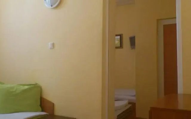 Hotel Amethyst
