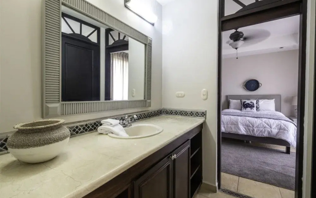 5th Flr Ocean View Penthouse With 2 Level Balcony