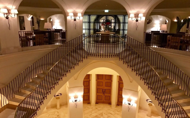 Anassa Hotel