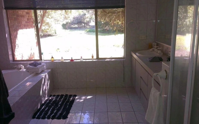The Vines Avenue Guesthouse