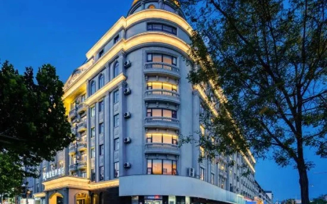 Rezen Select Hotel
