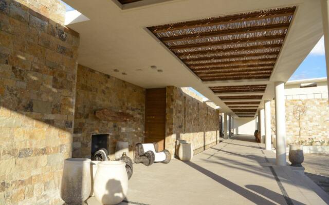 Отель Chileno Bay Resort & Residences Кабо-Сан-Лукас вид на фасад