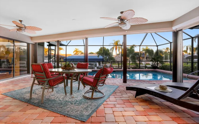Boatabella - A Vibrant Coastal Retreat
