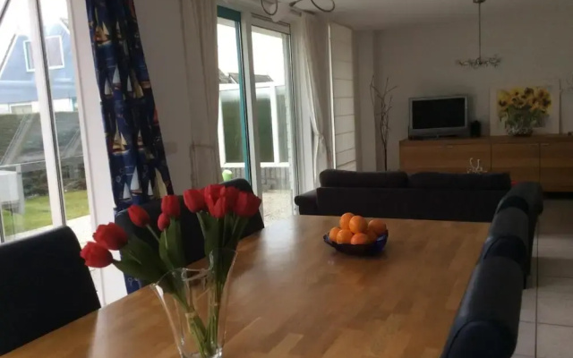 Bungalow for 6 People Near Beach