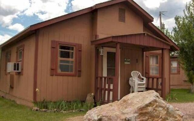 Black Hills Cabins Motel At Quail S Crossing In Hill City