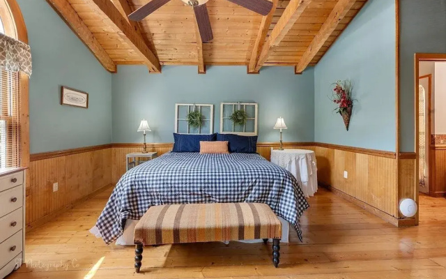 Sweet Magnolia 2 Bedroom Home