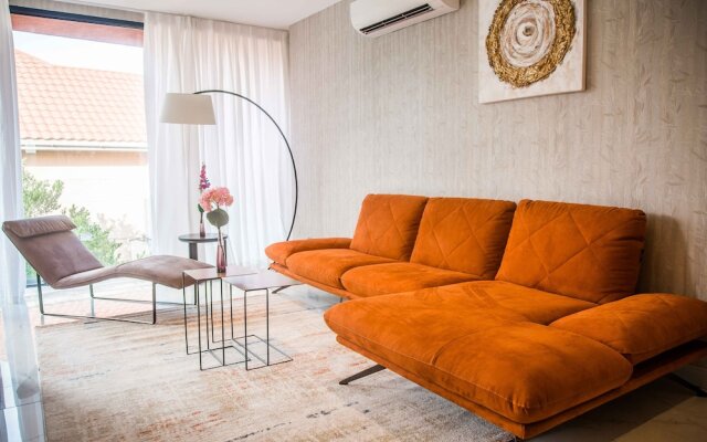 Bel Air Crest Hotel & Suites