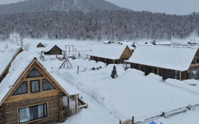 Yunshu Wooden House