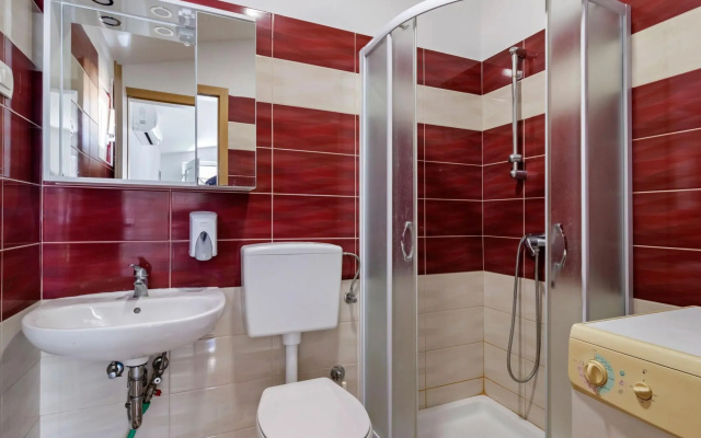 Stylish Holiday Home in Banjole With Swimming Pool