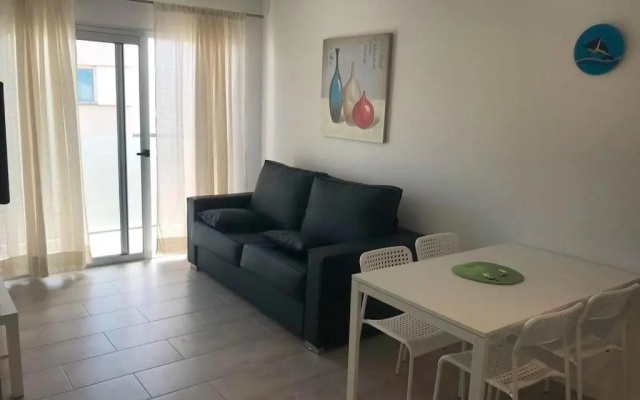 COOL Apartment NEAR Beach Pool & AC 1
