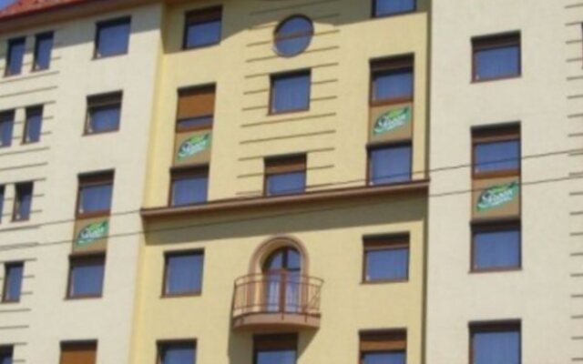 Green Hotel Budapest Будапешт вид на фасад