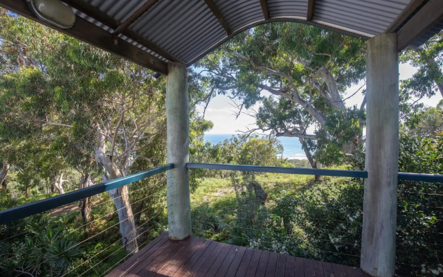 Surf Gums + Sleeps 8 + Pet Friendly + Ocean Views