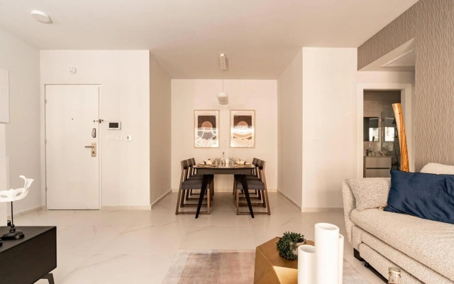 Central and Luxury New 2BR&2Bth - Private Parking