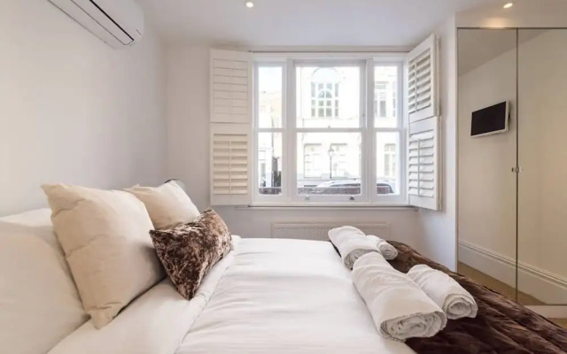 Fulham 2-bed Apt w/ South Terrace Near Tube