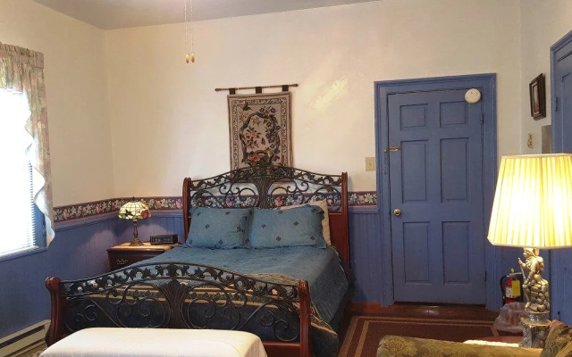 Spring_farm_retreat