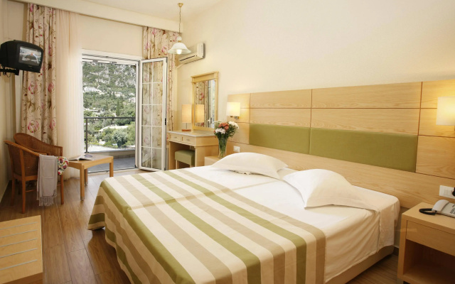 Akrotiri Beach Resort & Spa - Adult Friendly