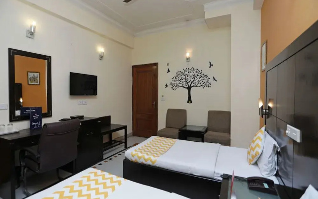 Oyo 12075 Hotel Regalia Retreat