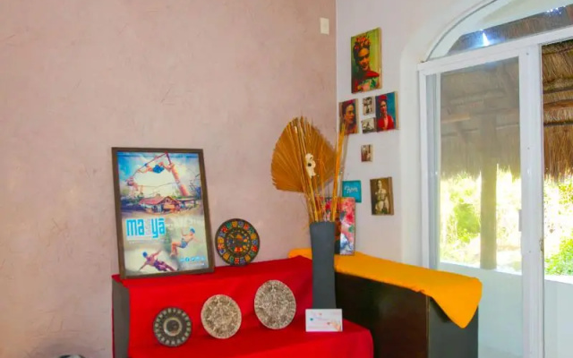 El Hotelito