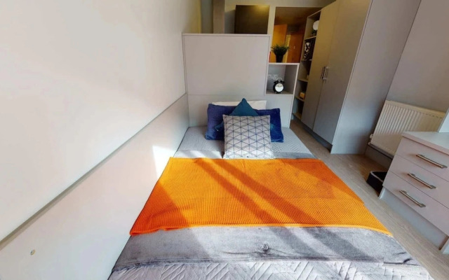 Student Only Hoxton