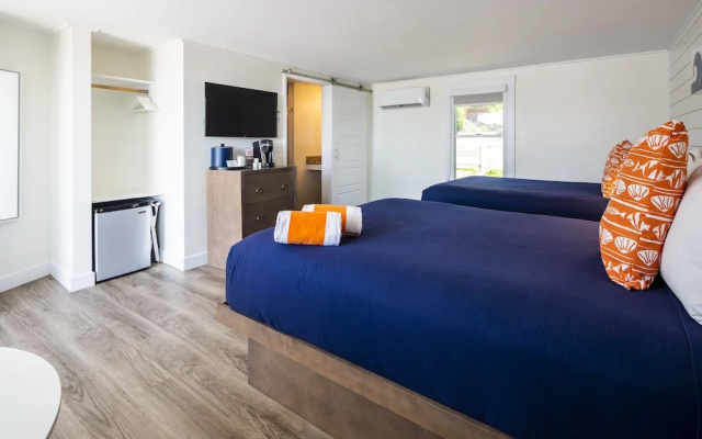 Breakwater Hotel