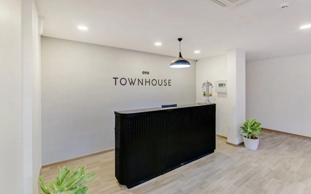 OYO Townhouse 88 Manyata Lake View