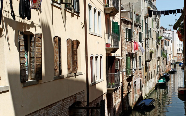 Testa - WR Apartments