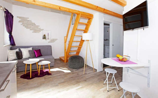 Holiday home Nina