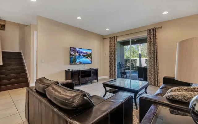 491-8-ld-private Pool With Game and Movie