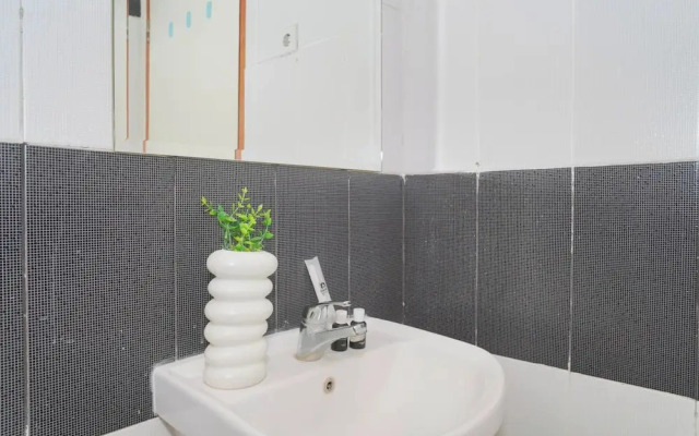 Tranquil And Comfy 2Br At Cinere Bellevue Suites Apartment