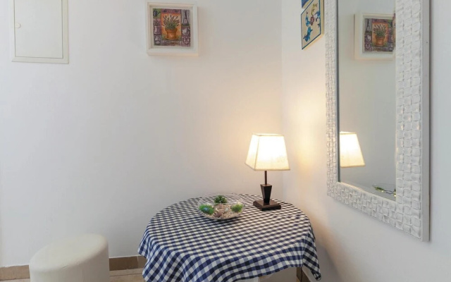 Amazing Home in Podstrana With Wifi and 5 Bedrooms