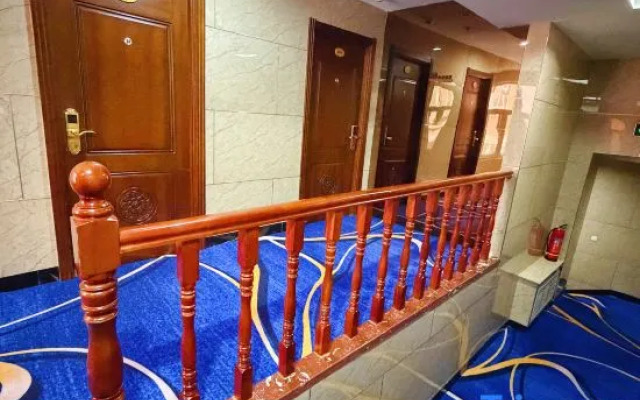 Senjing Holiday Hotel (Yichun Night Market)
