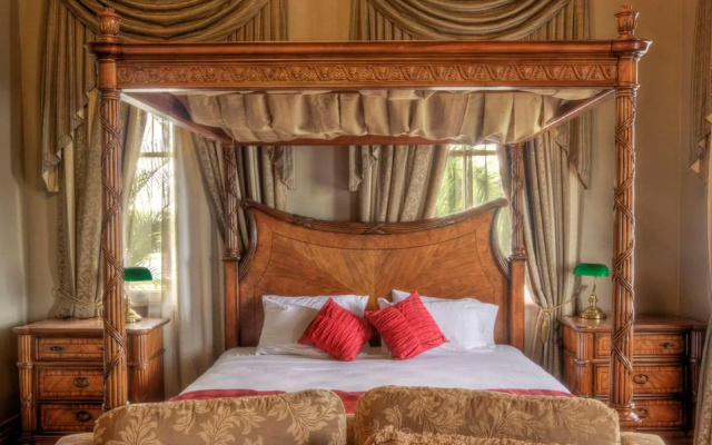 Denison Boutique Hotel