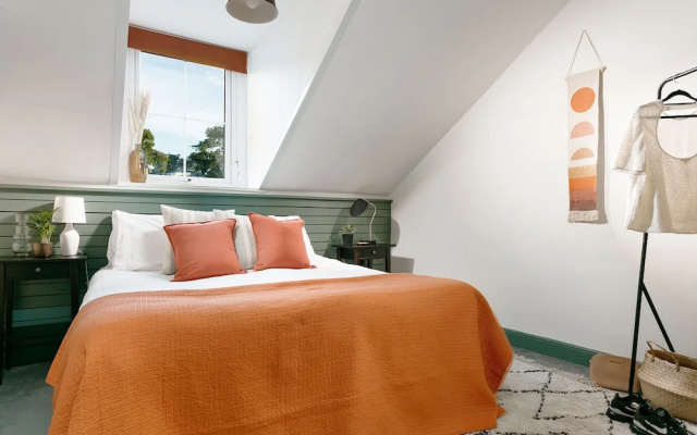 Host Stay Sussex Place