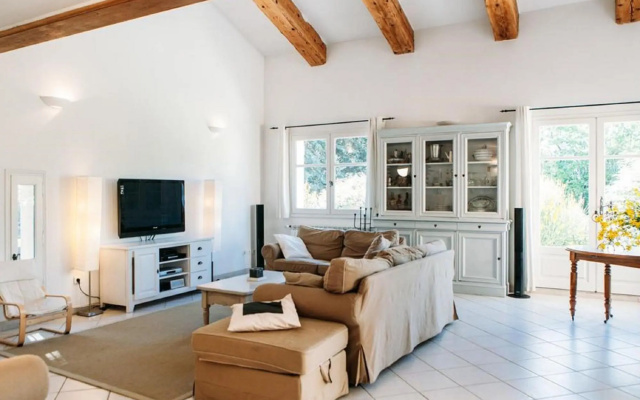 Stunning Holiday Home in Brue Auriac with Swimming Pool