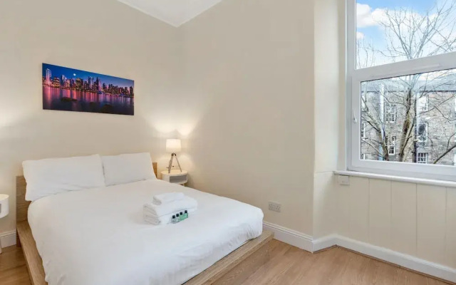 Charming City View Apartment With Modern Comforts