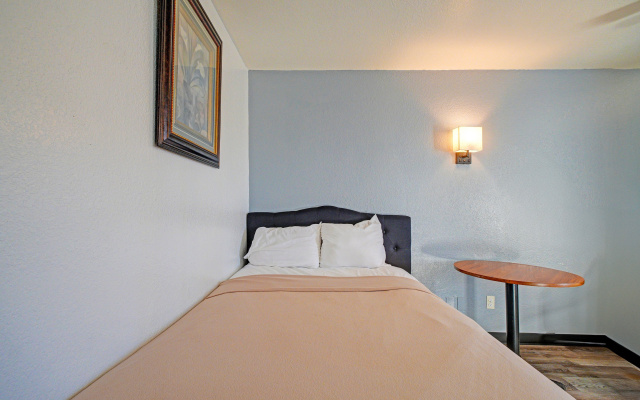 Motel 10