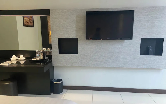 OYO 90975 Atta Hotel