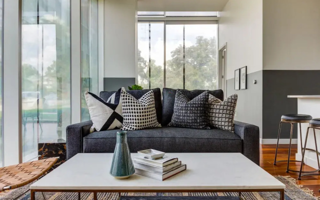 Domio Museum District Modern 2Br Pool/Gym