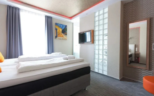 Stay-Inn Boardinghouse