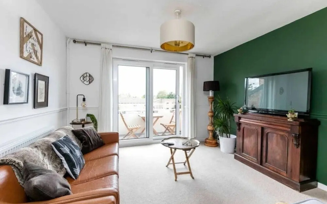 Stylish Bright Cambridge Home