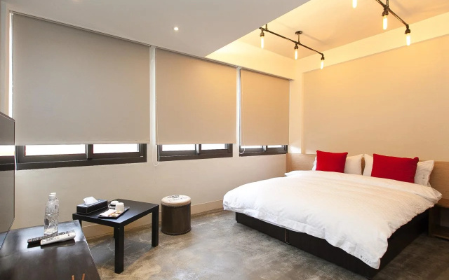 W225 GuestHouse